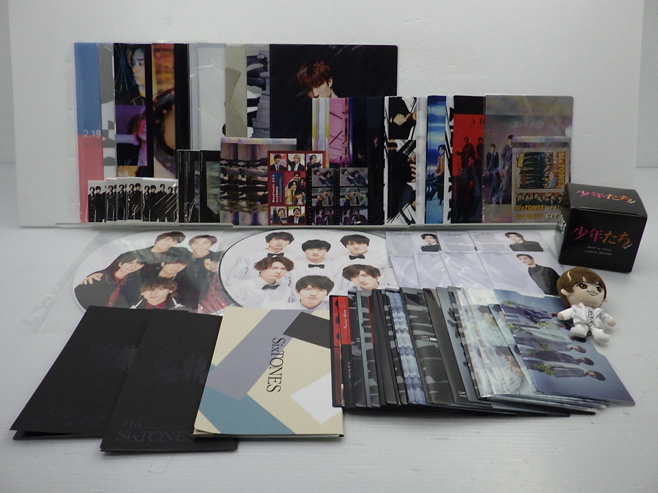 SixTONES