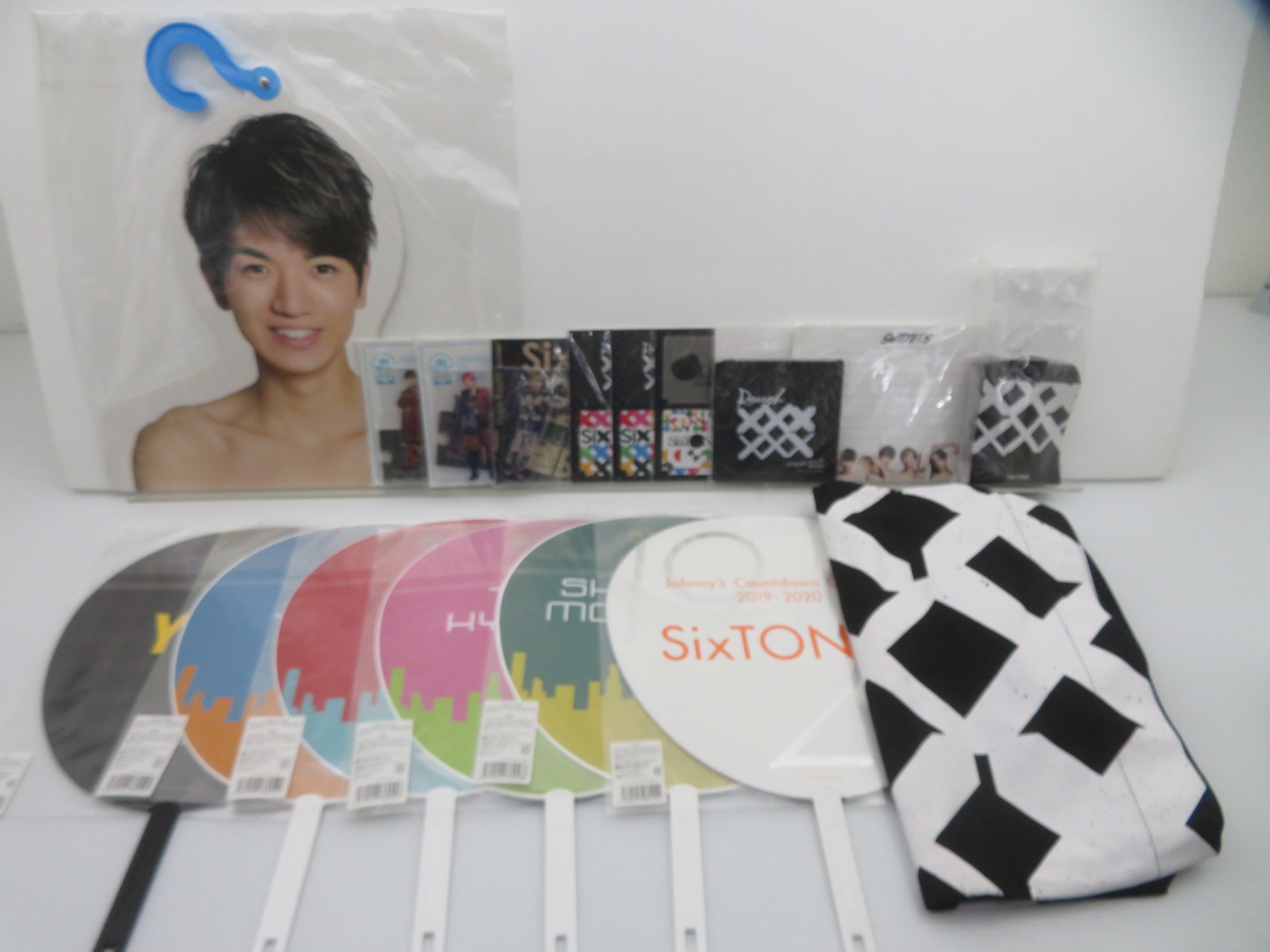 SixTONES