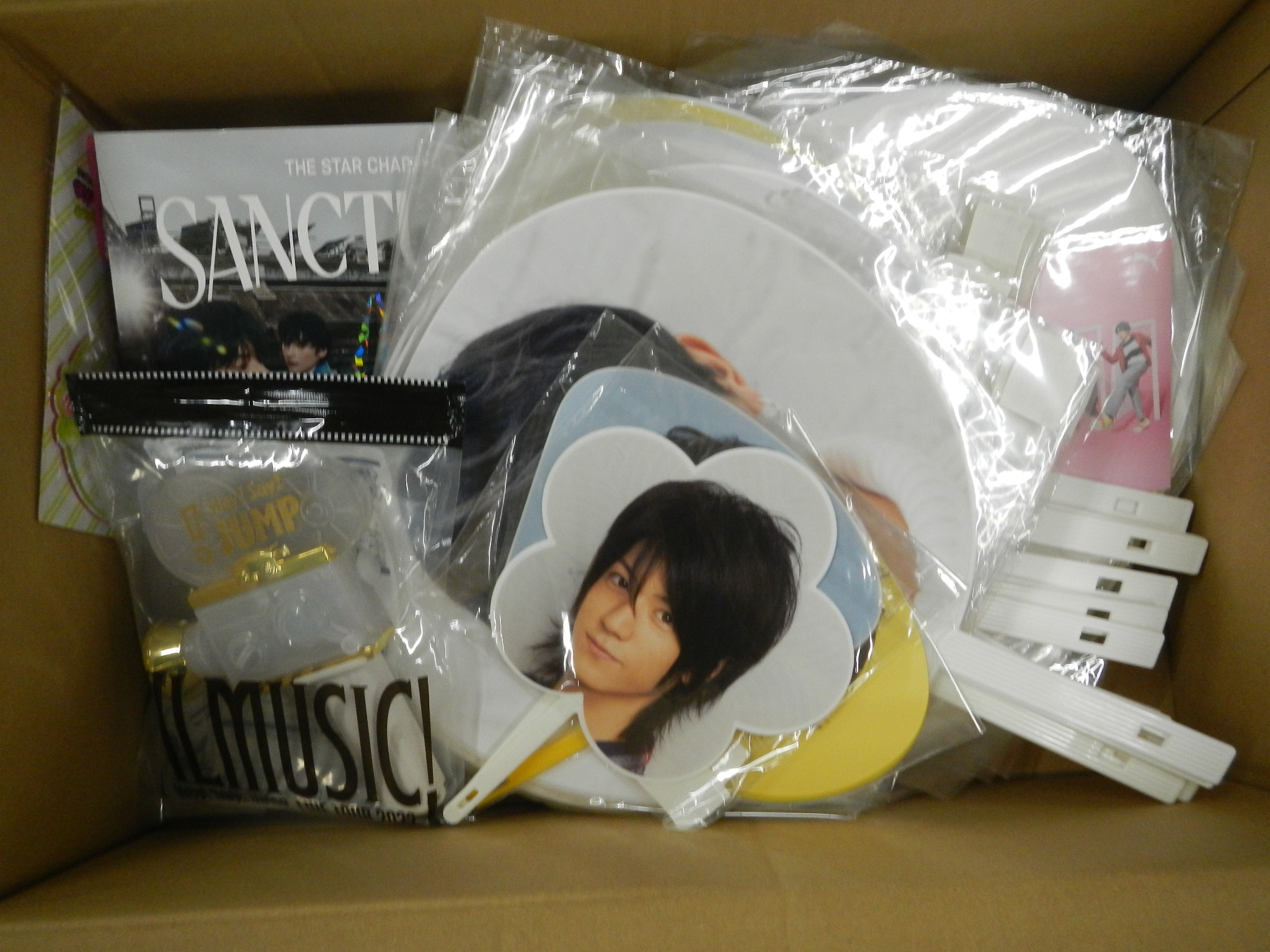 【グッズ詰め合わせ】