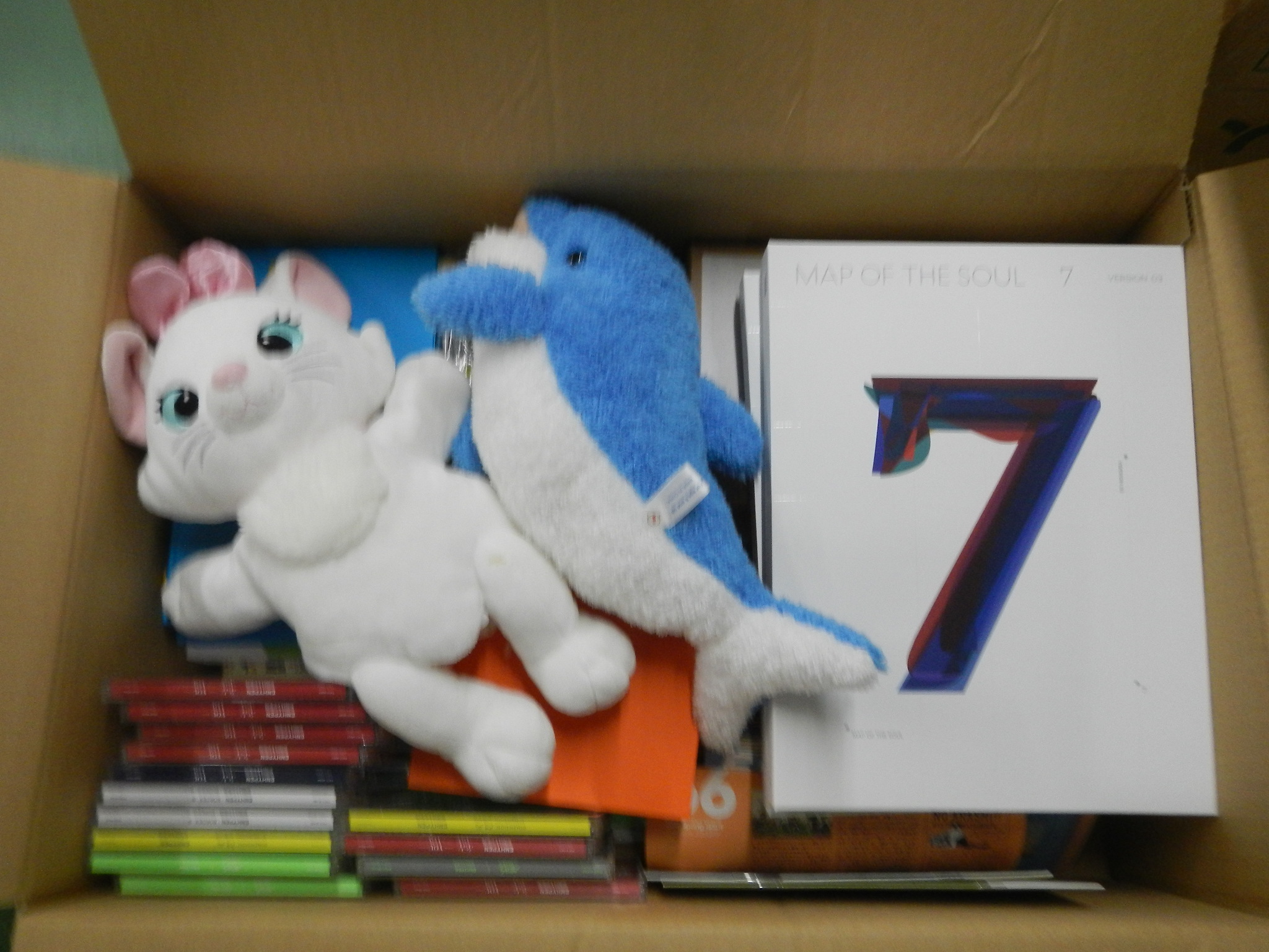 【グッズ詰め合わせ】