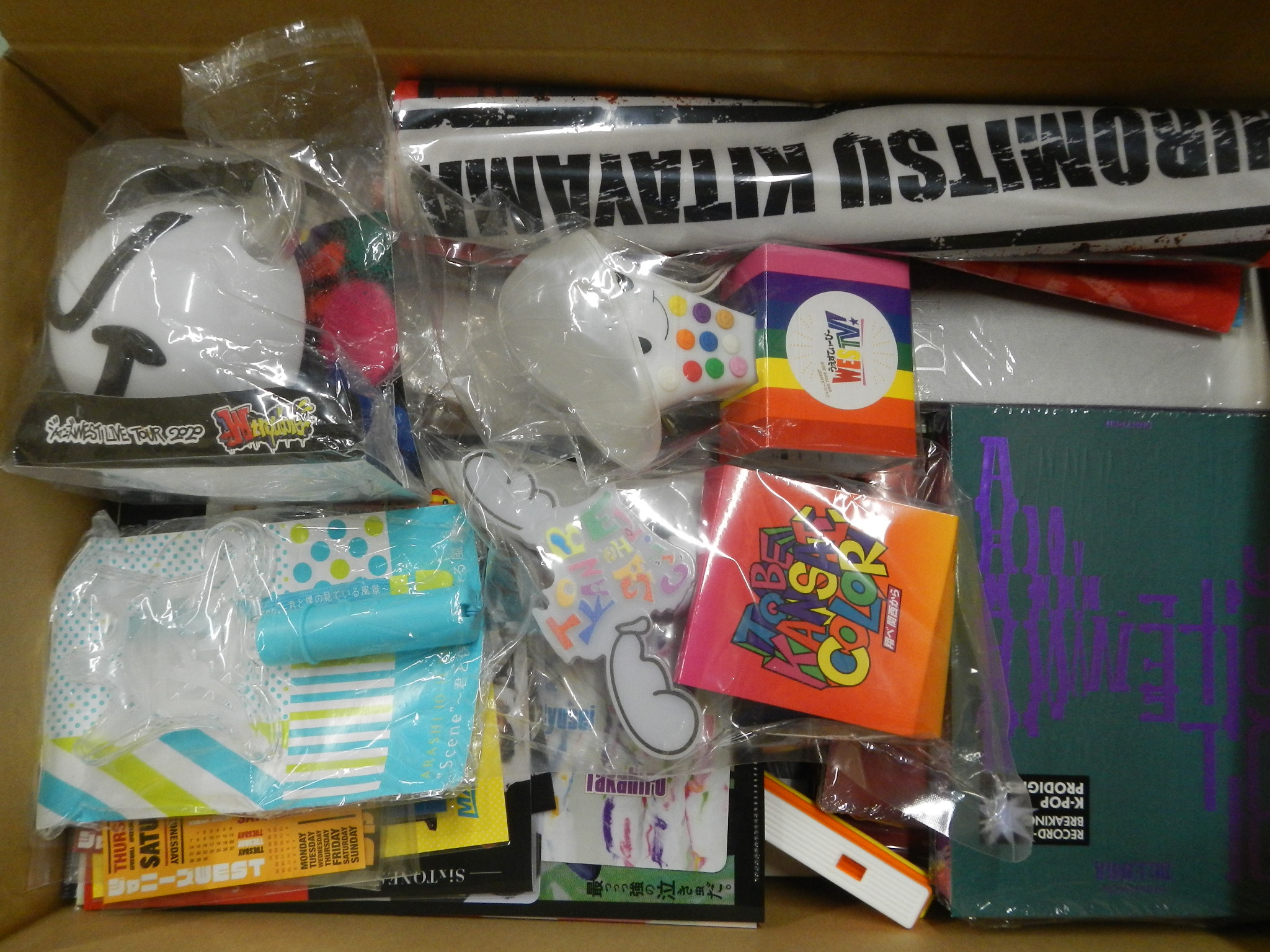 【グッズ詰め合わせ】