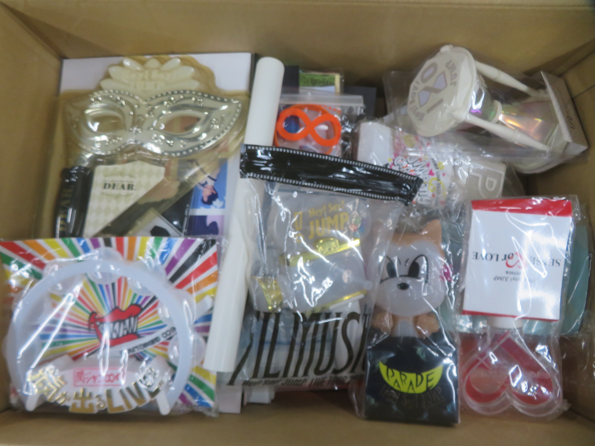 【グッズ詰め合わせ】