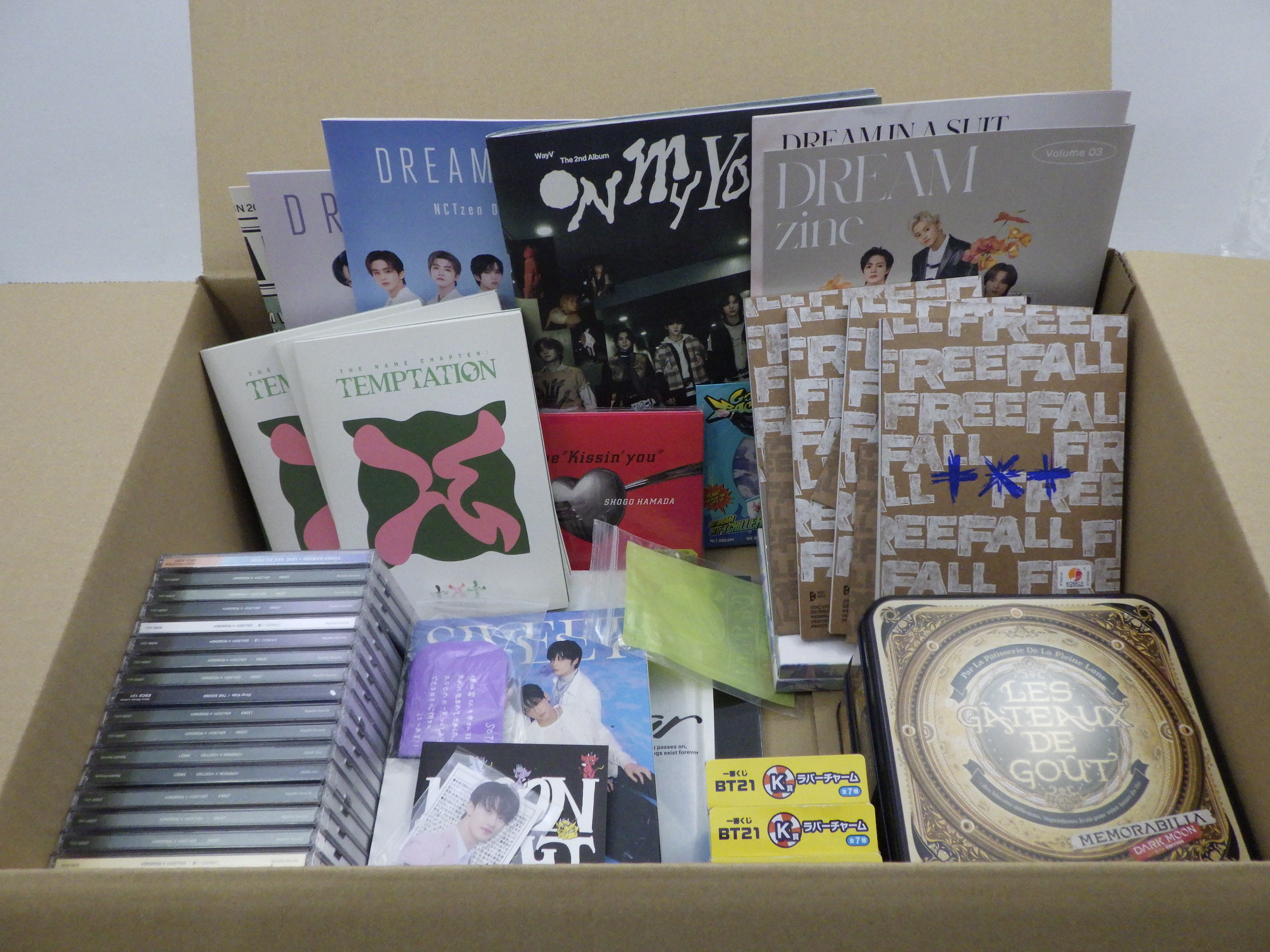 【グッズ詰め合わせ】