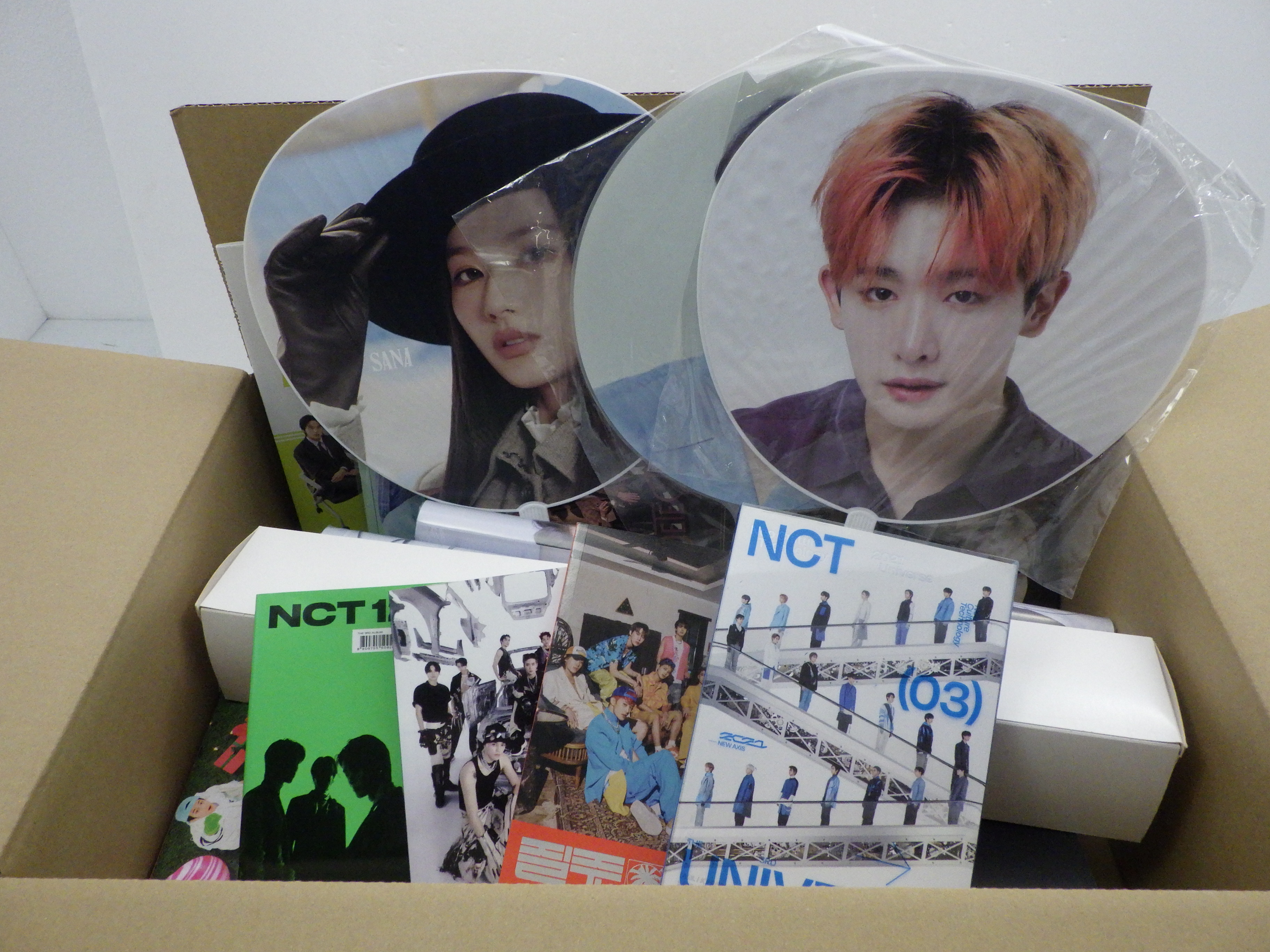 【グッズ詰め合わせ】