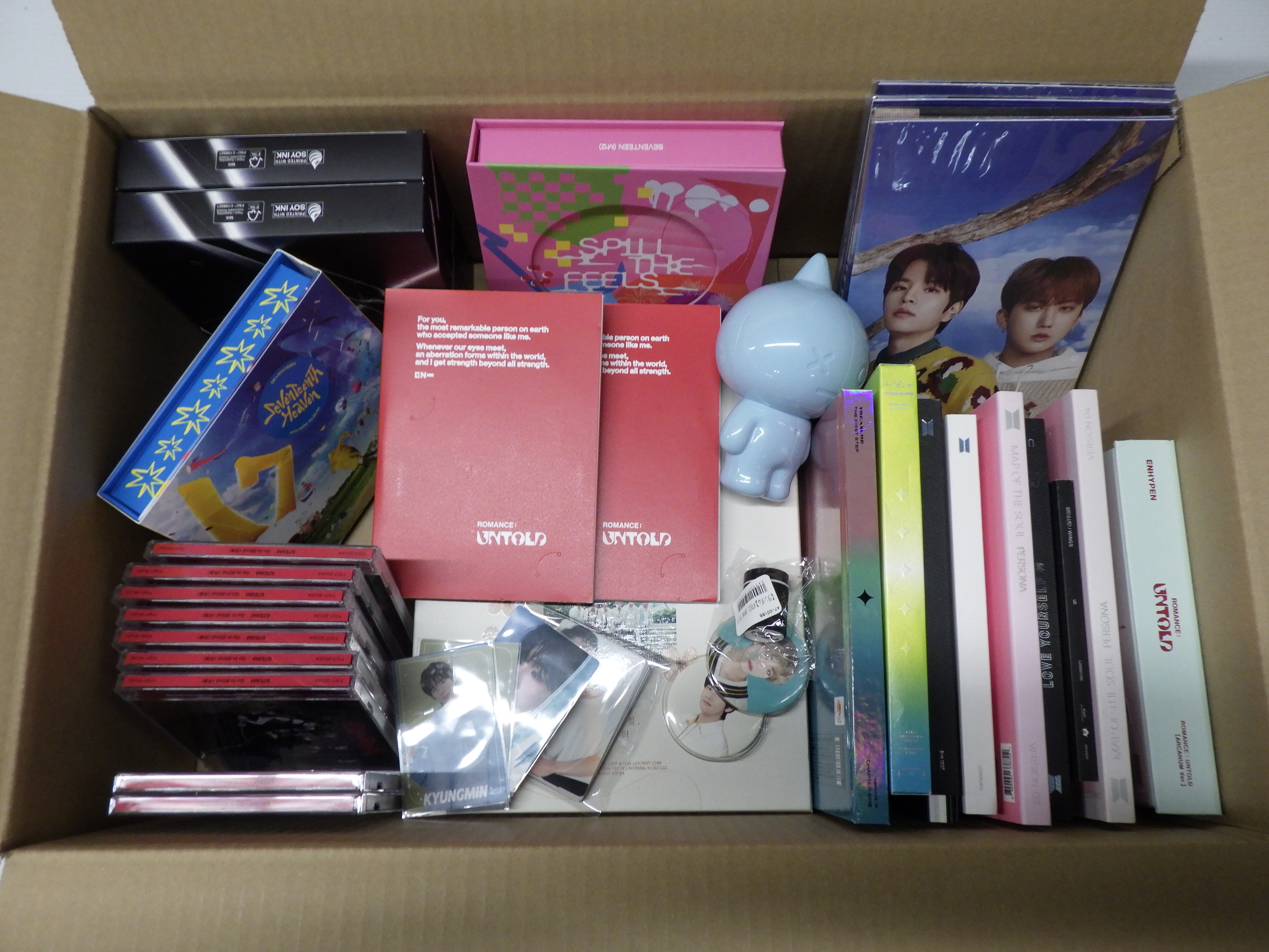 【グッズ詰め合わせ】