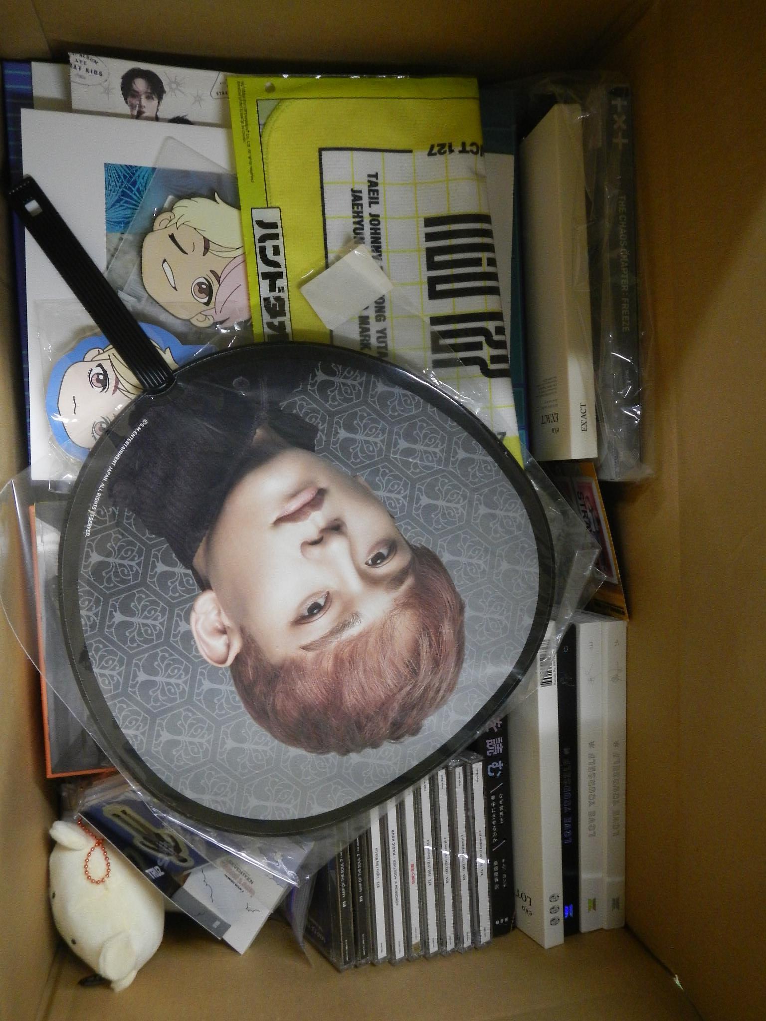 【グッズ詰め合わせ】