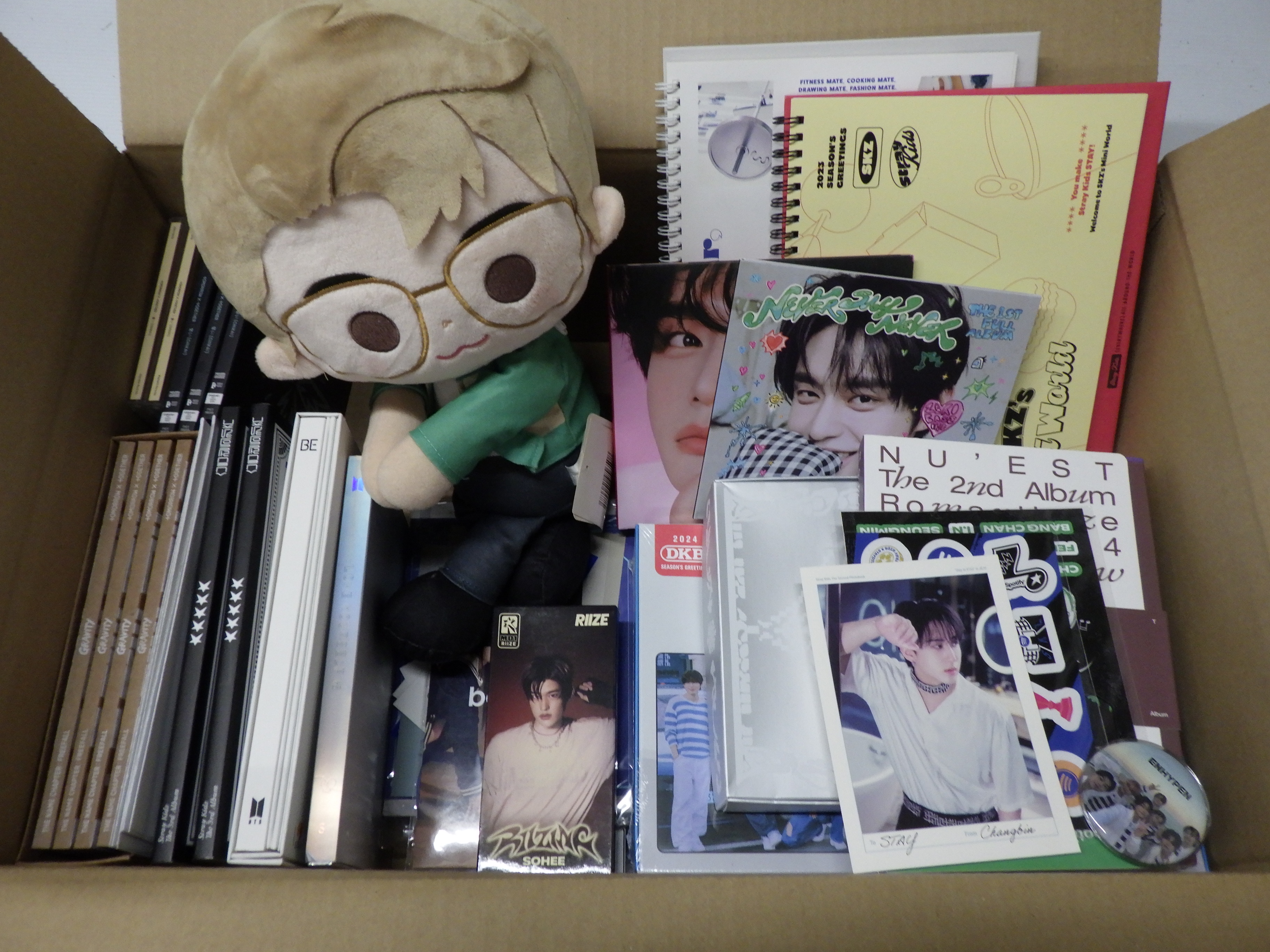 【グッズ詰め合わせ】