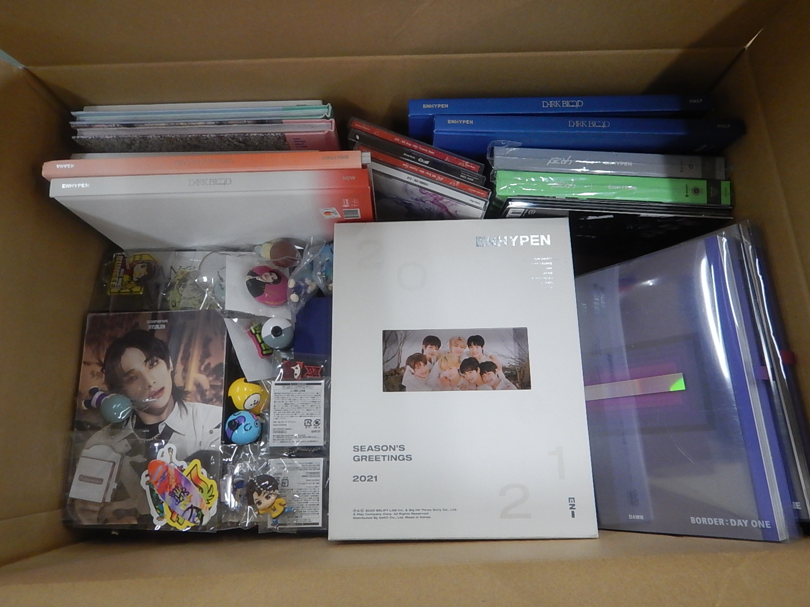 【グッズ詰め合わせ】