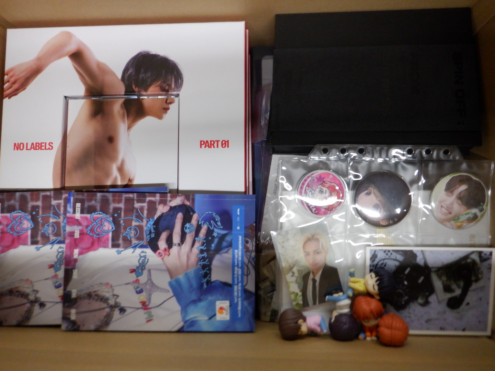 【グッズ詰め合わせ】