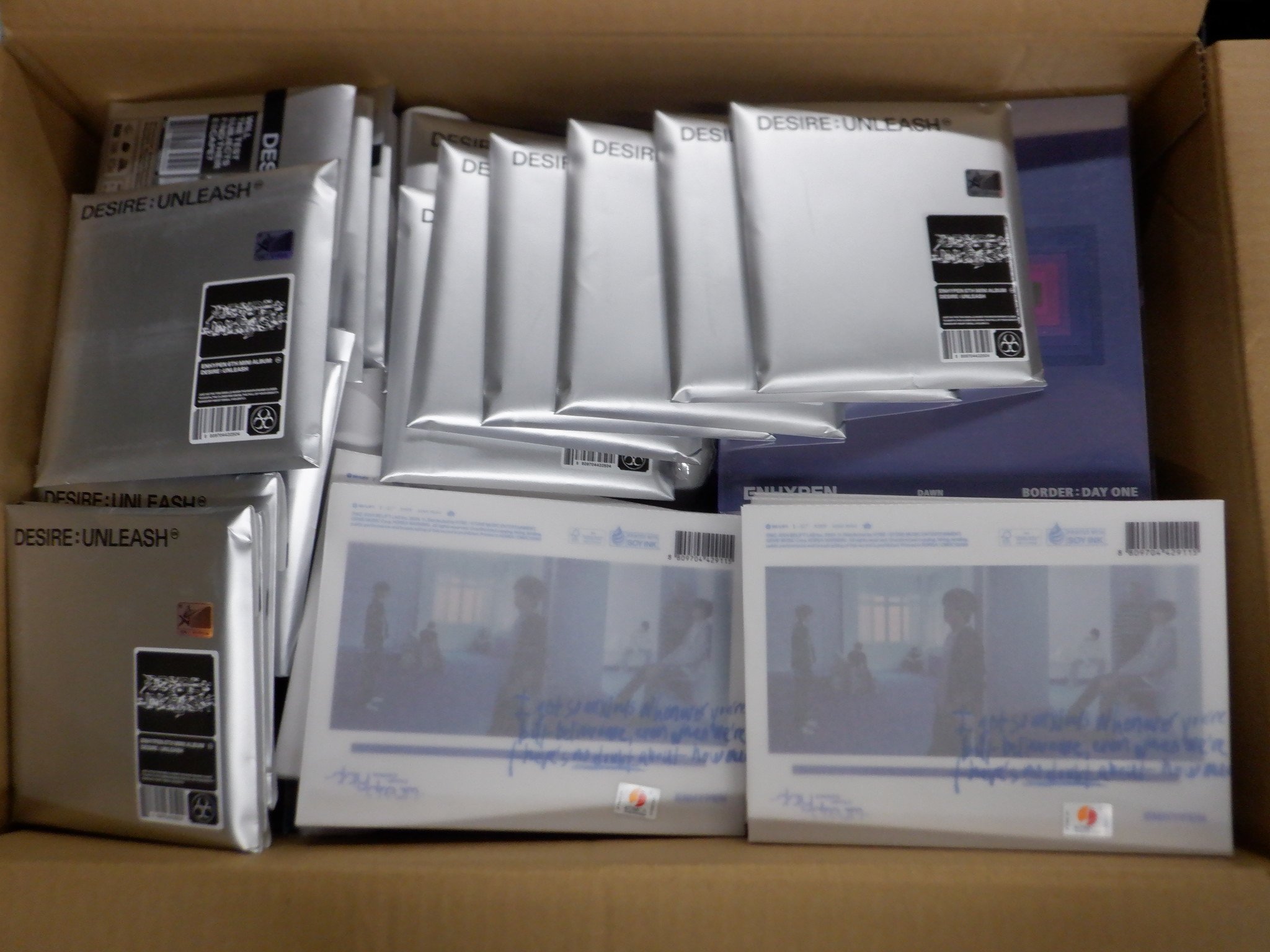 【グッズ詰め合わせ】