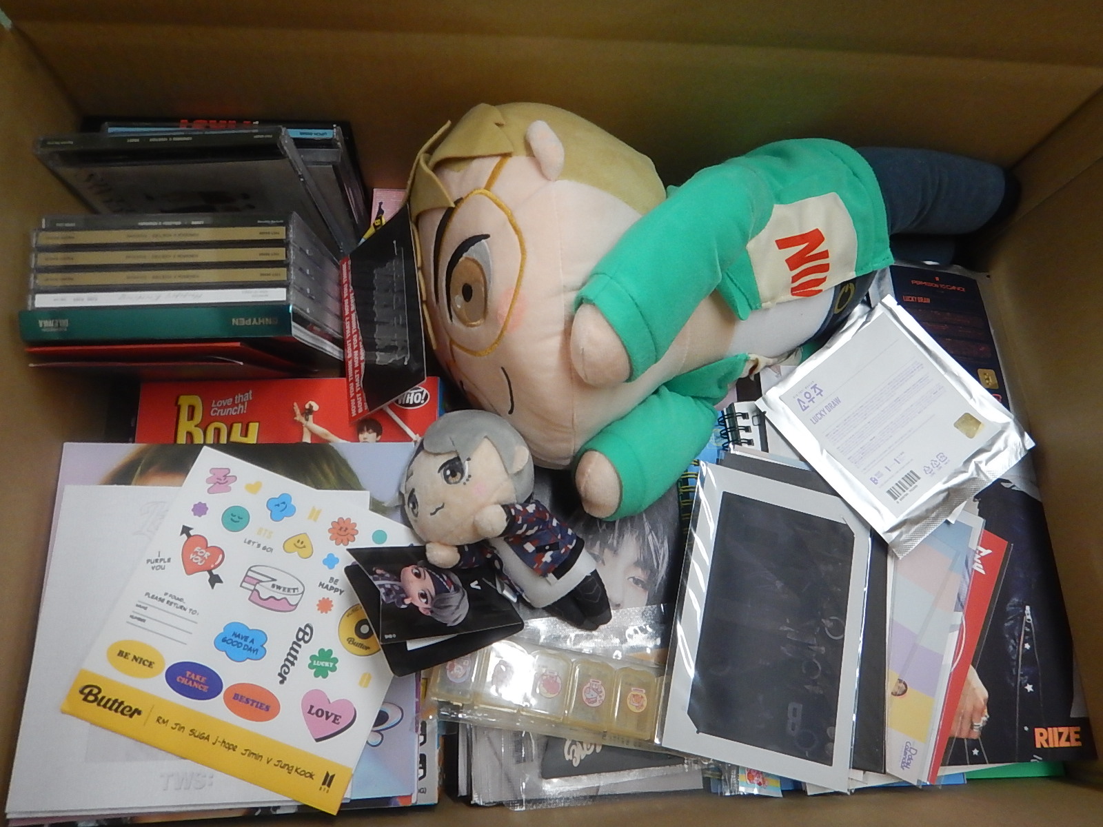 【グッズ詰め合わせ】