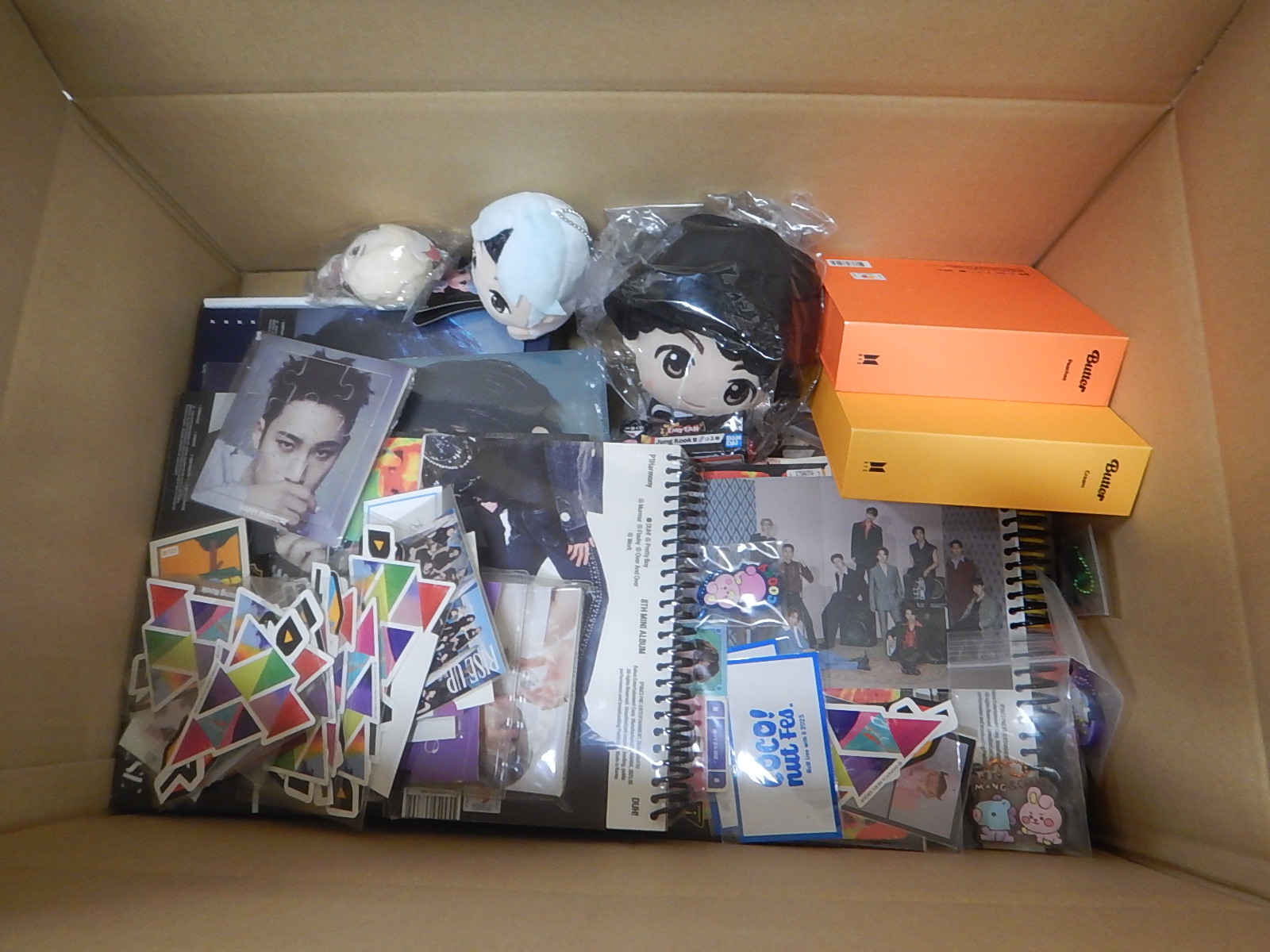 【グッズ詰め合わせ】