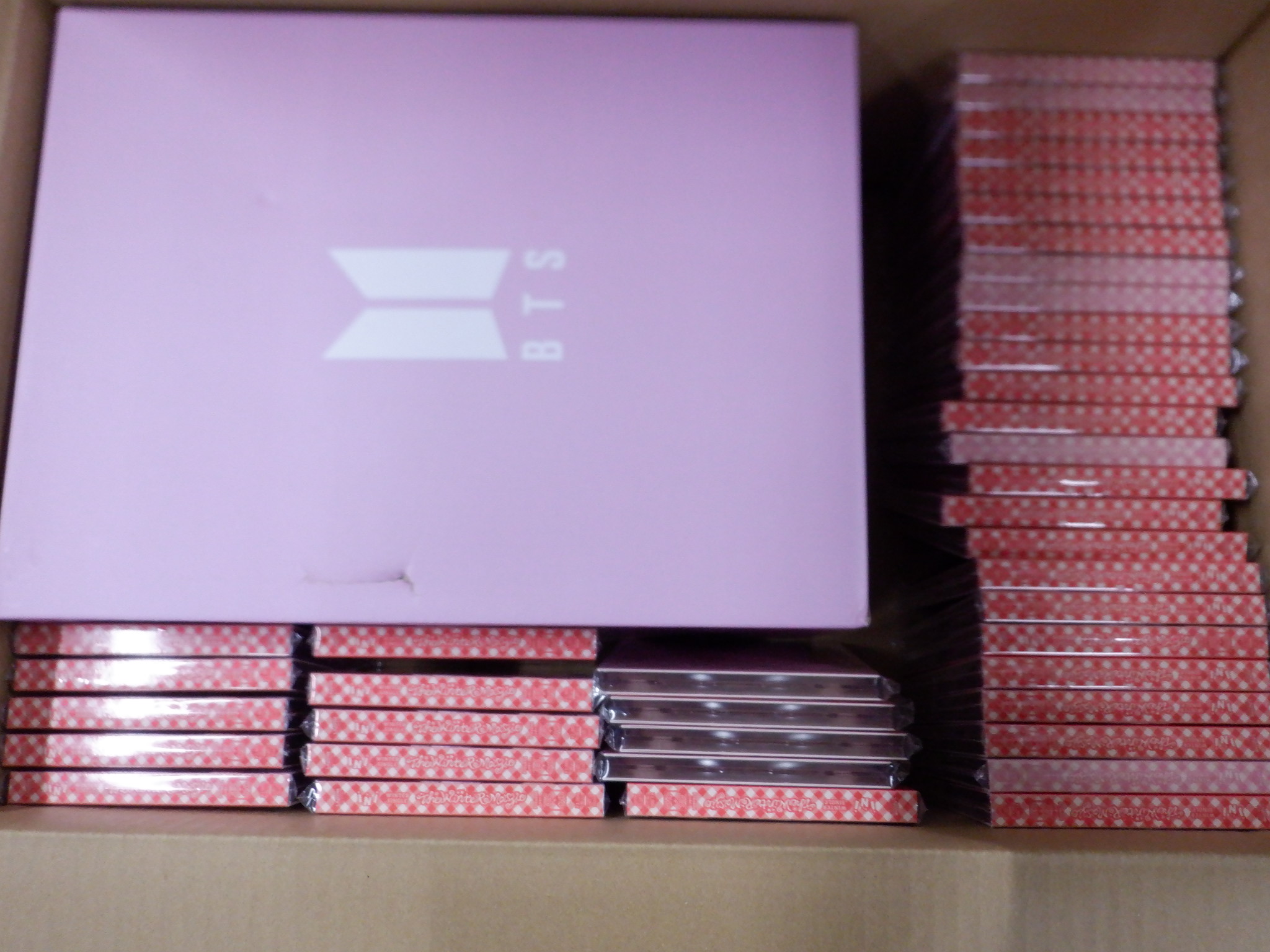 【グッズ詰め合わせ】