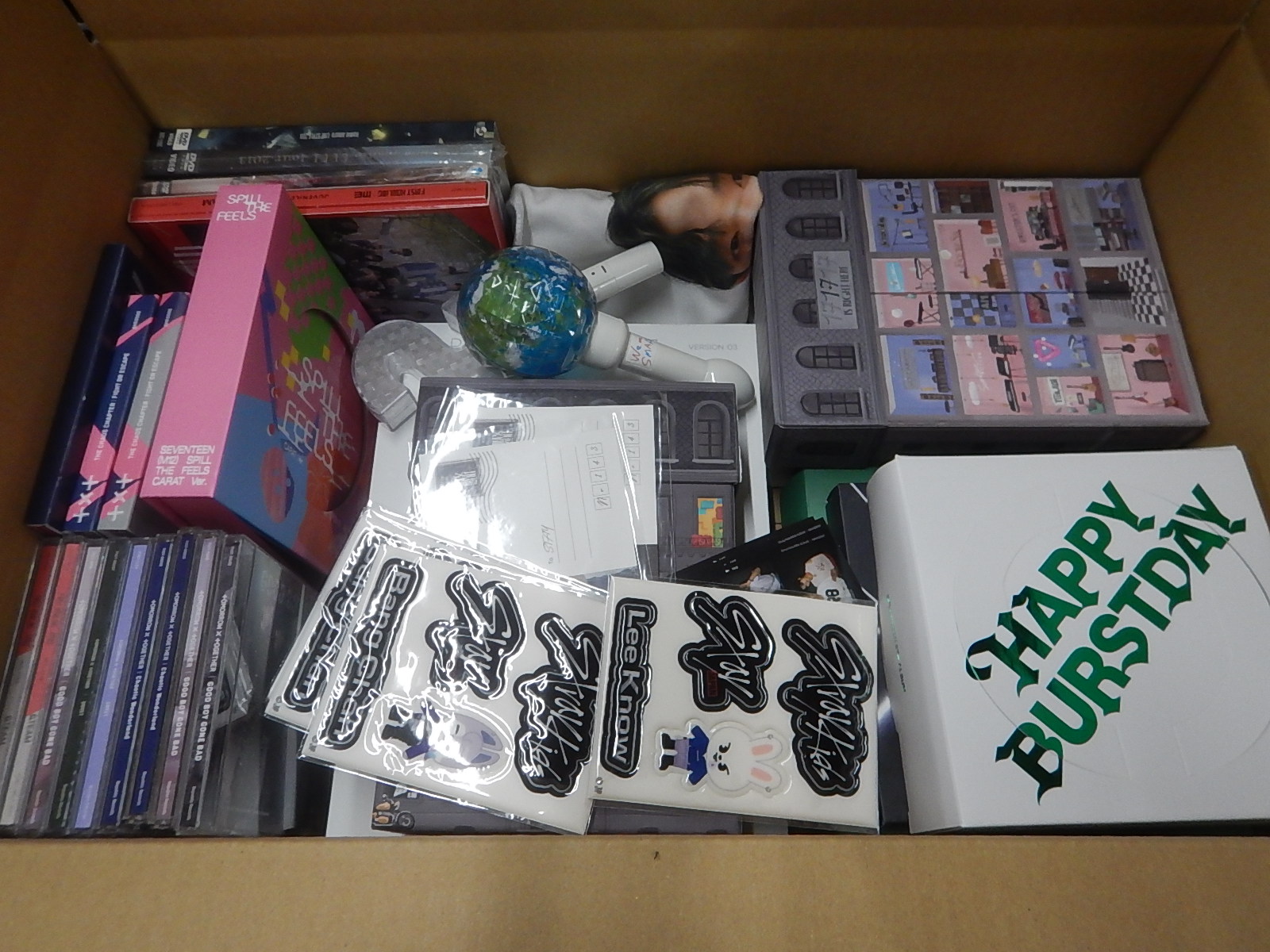 【グッズ詰め合わせ】