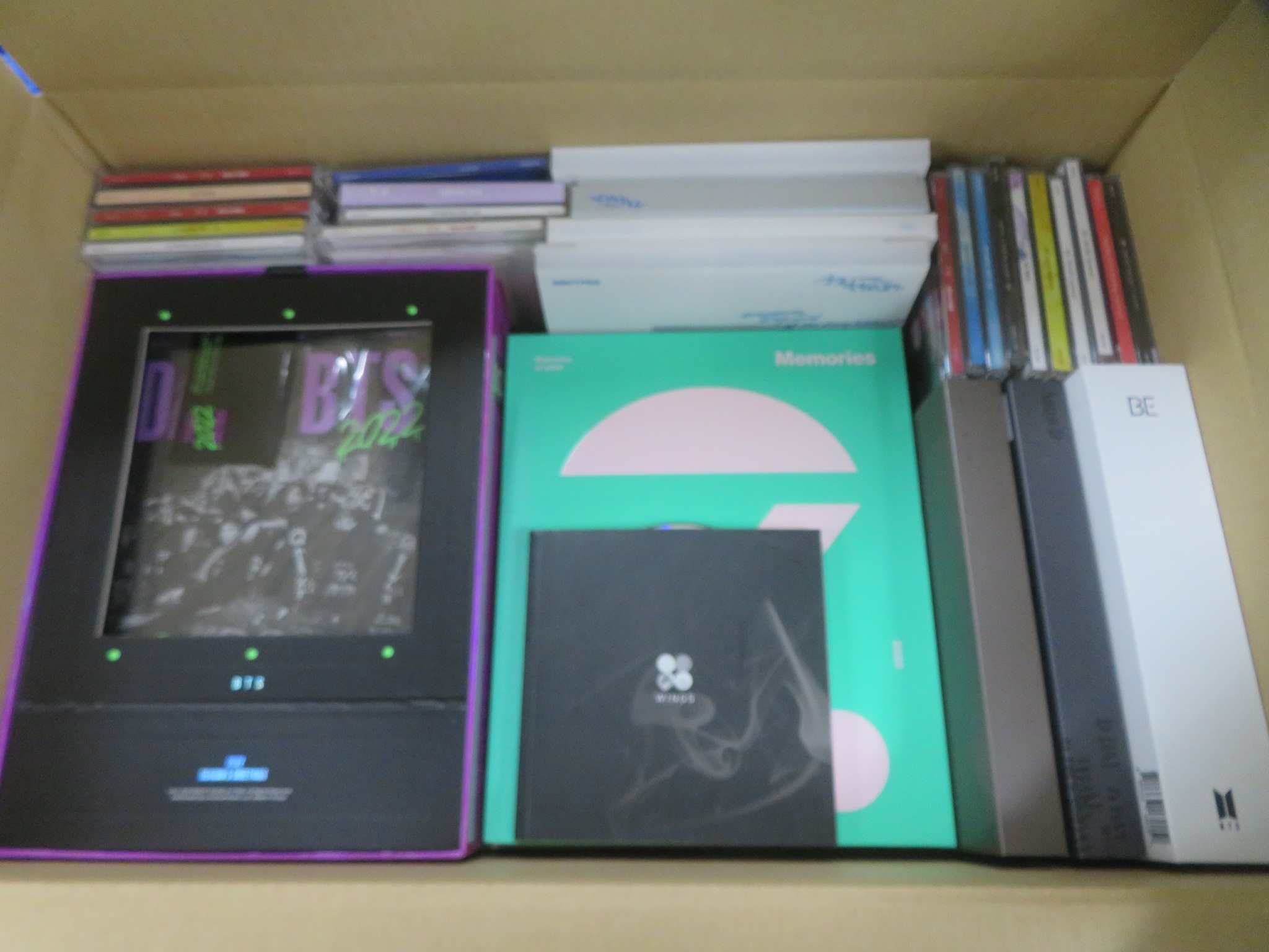 【グッズ詰め合わせ】