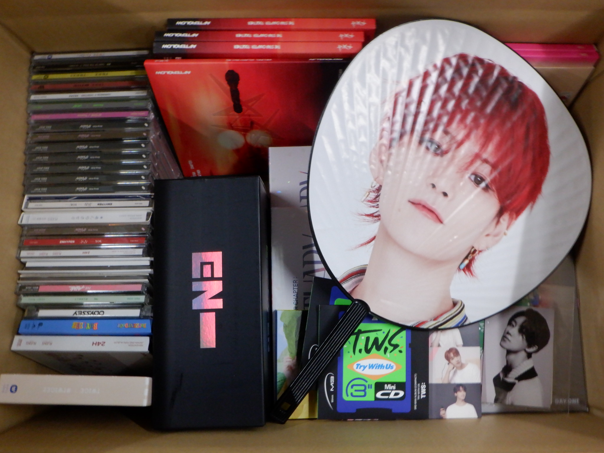 【グッズ詰め合わせ】