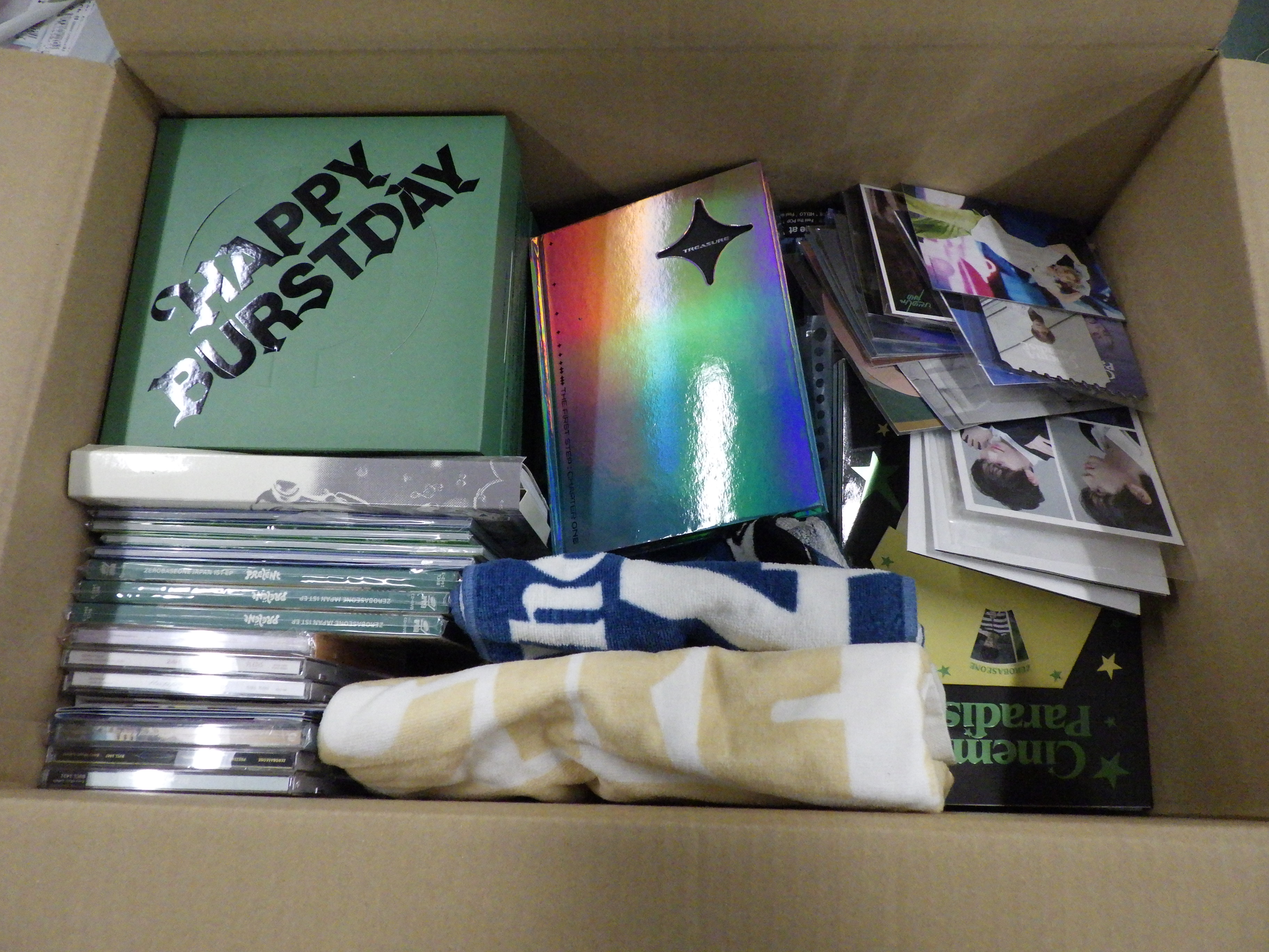 【グッズ詰め合わせ】