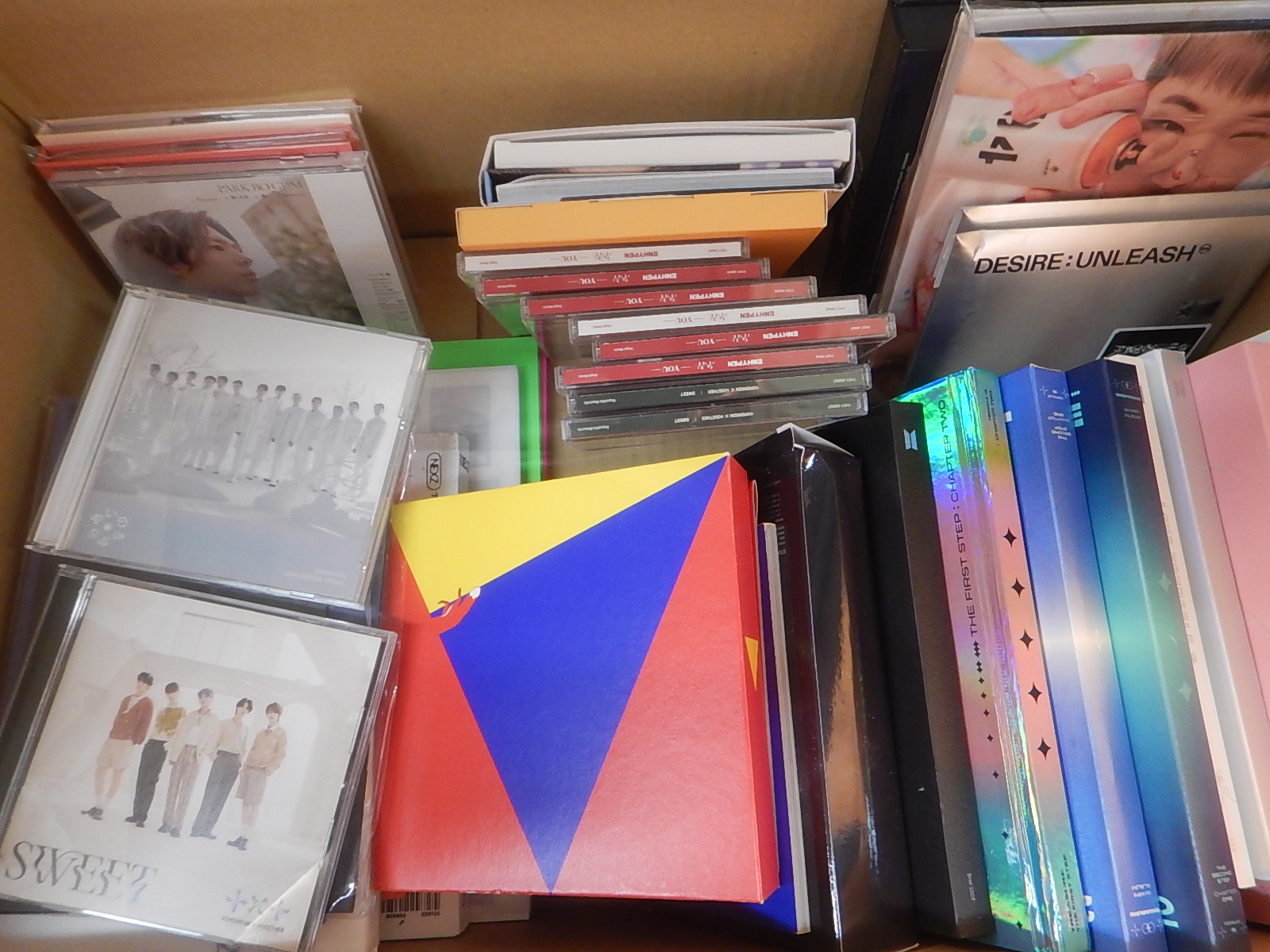 【グッズ詰め合わせ】