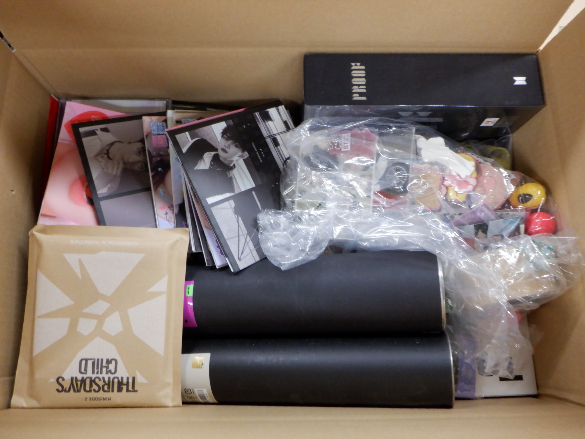 【グッズ詰め合わせ】