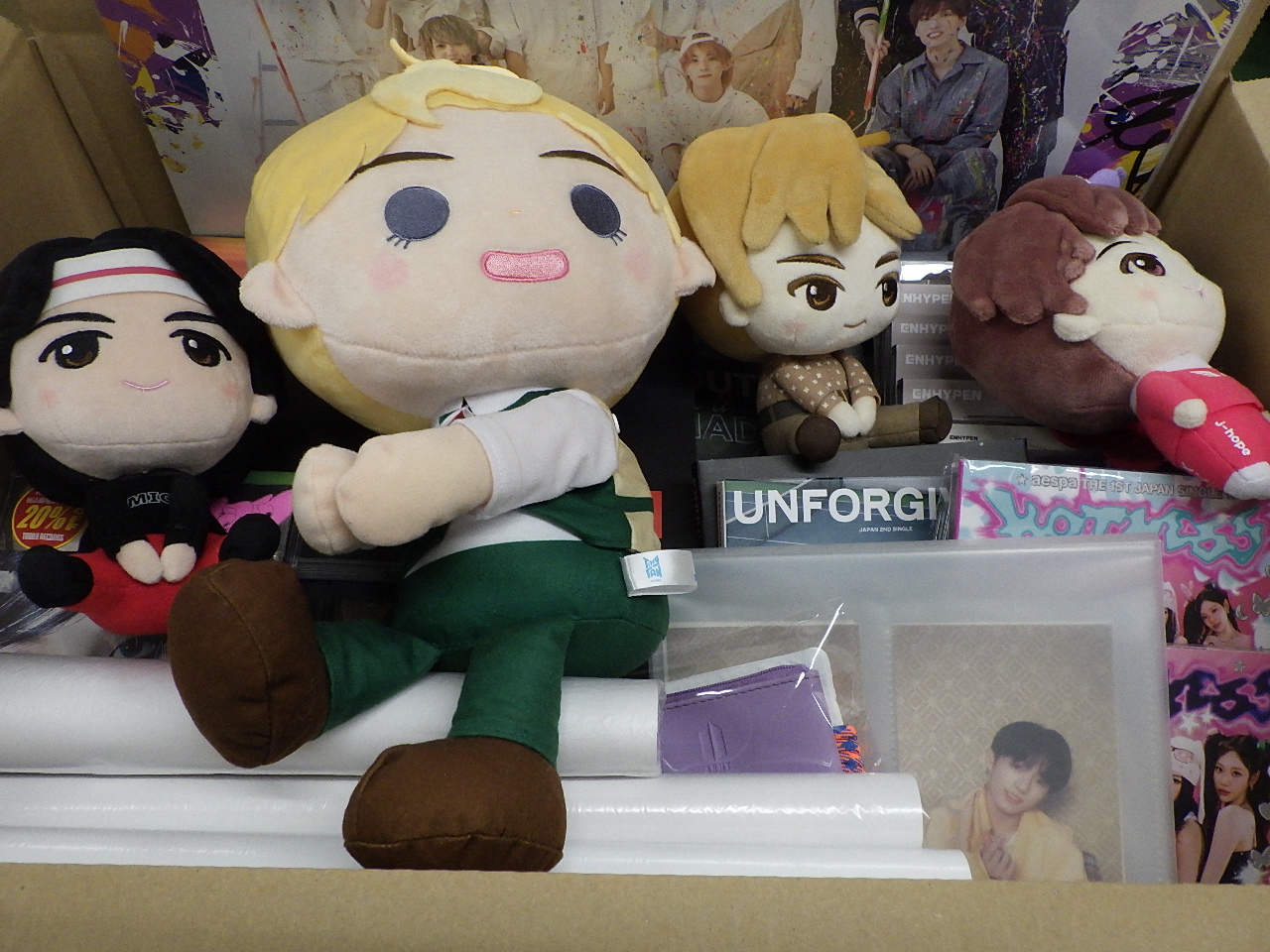 【グッズ詰め合わせ】