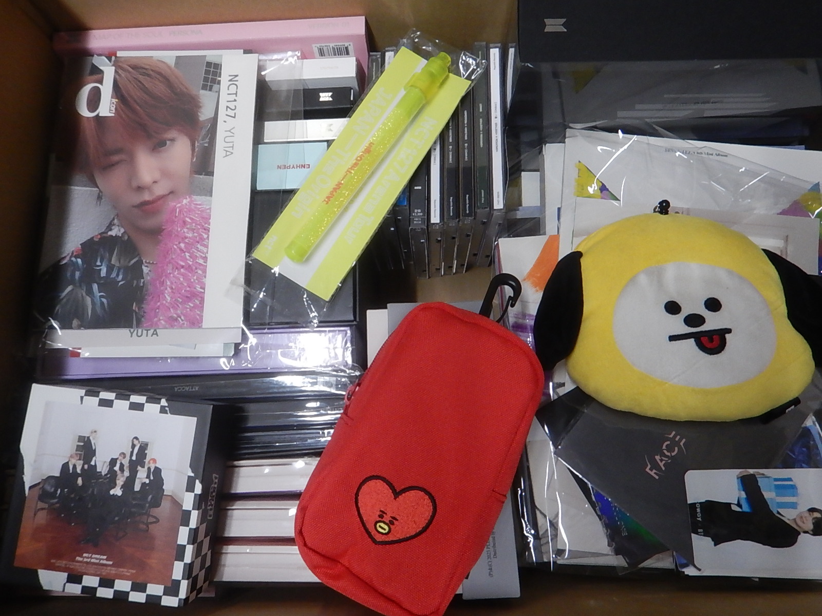 【グッズ詰め合わせ】