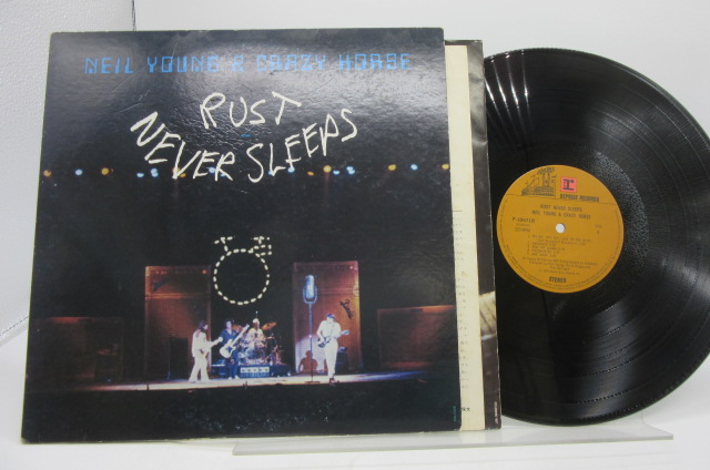 在庫処分・数量限定 レコード NEIL YOUNG／RUST NEVER SLEEPS